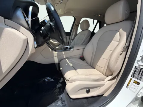 More photos of 2016 Mercedes-Benz GLC 300 at AutoGiant USA Fishers, IN