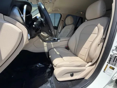 More photos of 2016 Mercedes-Benz GLC 300 at AutoGiant USA Fishers, IN