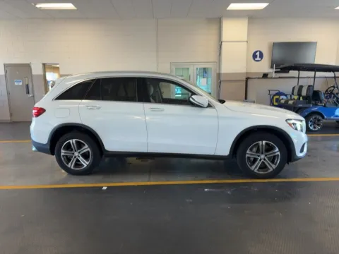 More photos of 2016 Mercedes-Benz GLC 300 at AutoGiant USA Fishers, IN