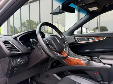 Photos of 2016 Lincoln MKX Reserve for sale in Fishers, IN at AutoGiant USA Fishers