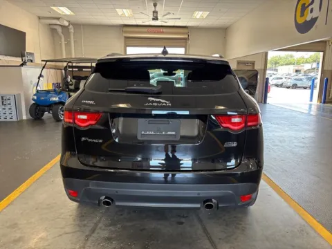 More photos of 2019 Jaguar F-PACE 25t Premium at AutoGiant USA Fishers, IN