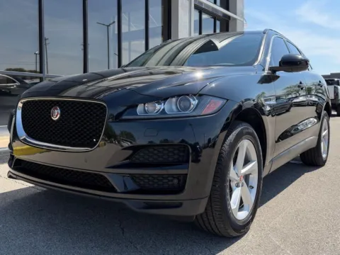 More photos of 2019 Jaguar F-PACE 25t Premium at AutoGiant USA Fishers, IN