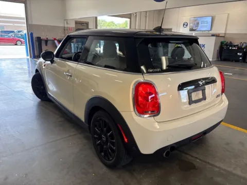 More photos of 2018 MINI Cooper at AutoGiant USA Fishers, IN
