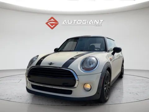 More photos of 2018 MINI Cooper at AutoGiant USA Fishers, IN