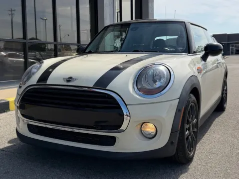 More photos of 2018 MINI Cooper at AutoGiant USA Fishers, IN