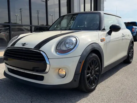 More photos of 2018 MINI Cooper at AutoGiant USA Fishers, IN