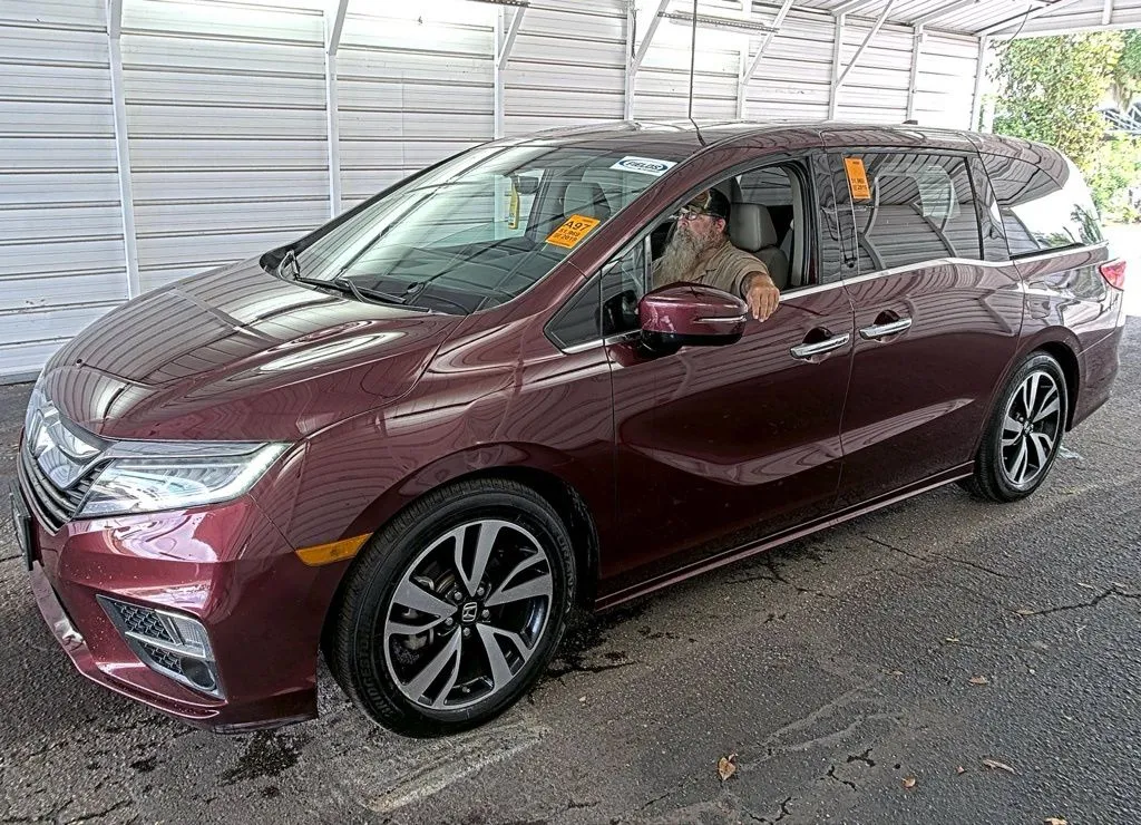 Red 2019 Honda Odyssey Elite for sale in Fishers, IN