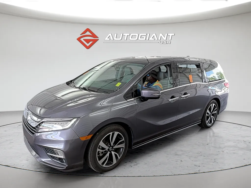 2020 Honda Odyssey Elite's photo