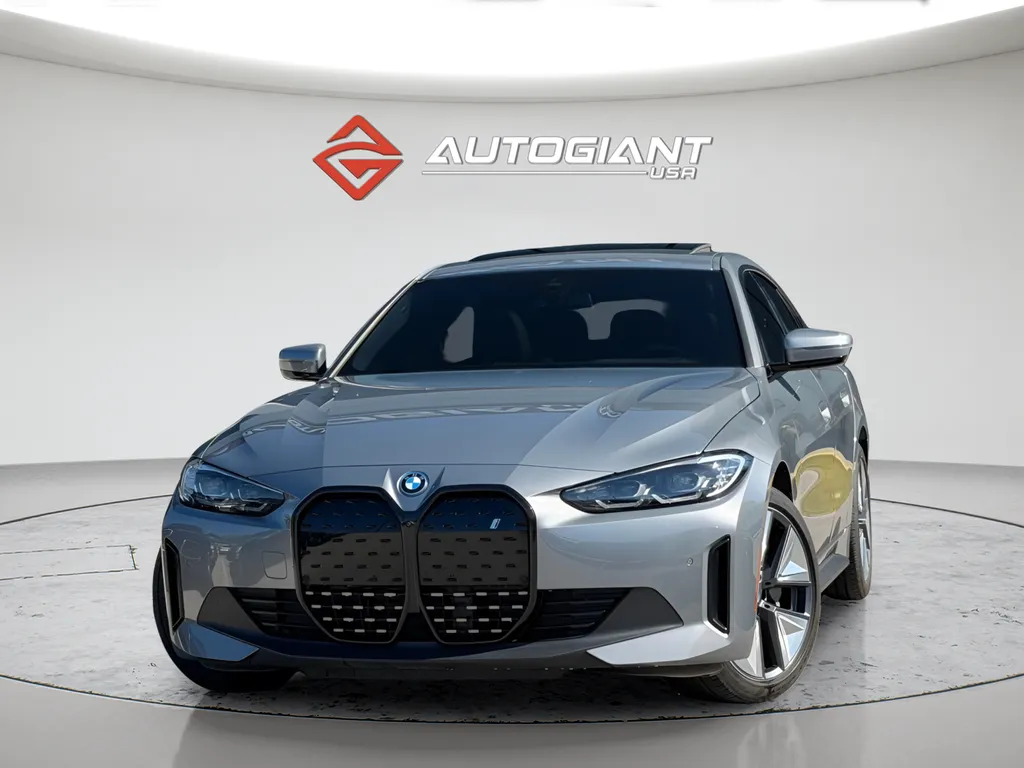 2023 BMW i4 eDrive35's photo