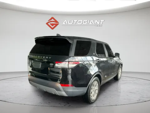 Another view of 2020 Land Rover Discovery SE for sale in Indianapolis, IN at AutoGiant USA Indianapolis