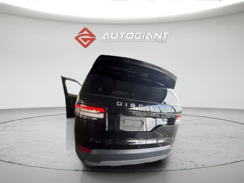 More photos of 2020 Land Rover Discovery SE at AutoGiant USA Indianapolis, IN