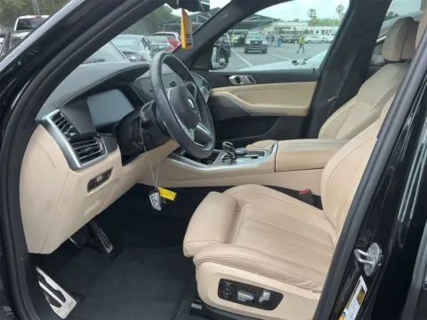 More photos of 2021 BMW X5 M50i at AutoGiant USA Indianapolis, IN