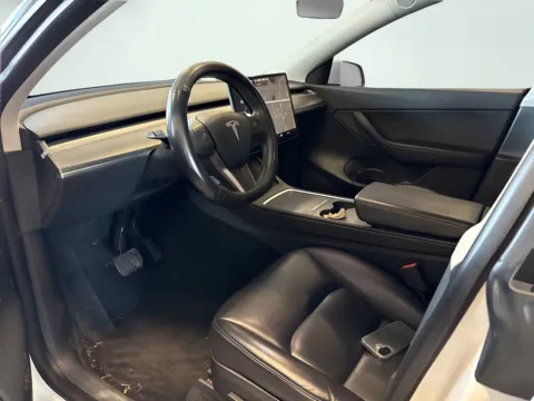 Photos of 2021 Tesla Model Y Standard Range for sale in Fishers, IN at AutoGiant USA Fishers