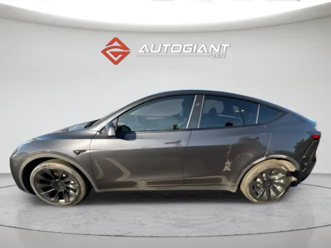 More photos of 2024 Tesla Model Y Long Range at AutoGiant USA Fishers, IN