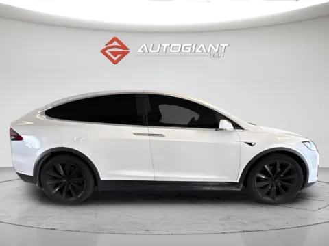 More photos of 2020 Tesla Model X Long Range at AutoGiant USA Fishers, IN