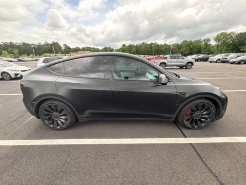 More photos of 2022 Tesla Model Y Performance at AutoGiant USA Fishers, IN