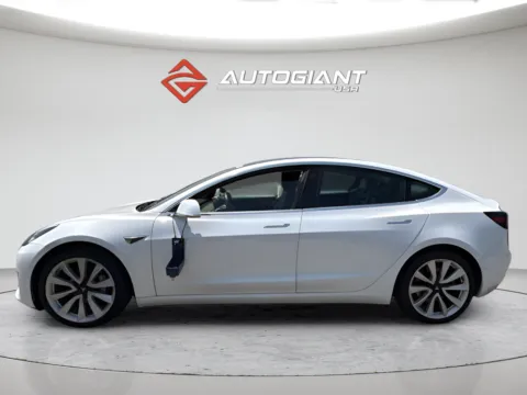 More photos of 2019 Tesla Model 3 Mid Range at AutoGiant USA Fishers, IN