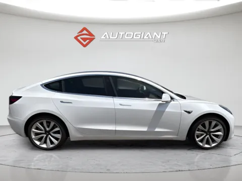 More photos of 2019 Tesla Model 3 Mid Range at AutoGiant USA Fishers, IN
