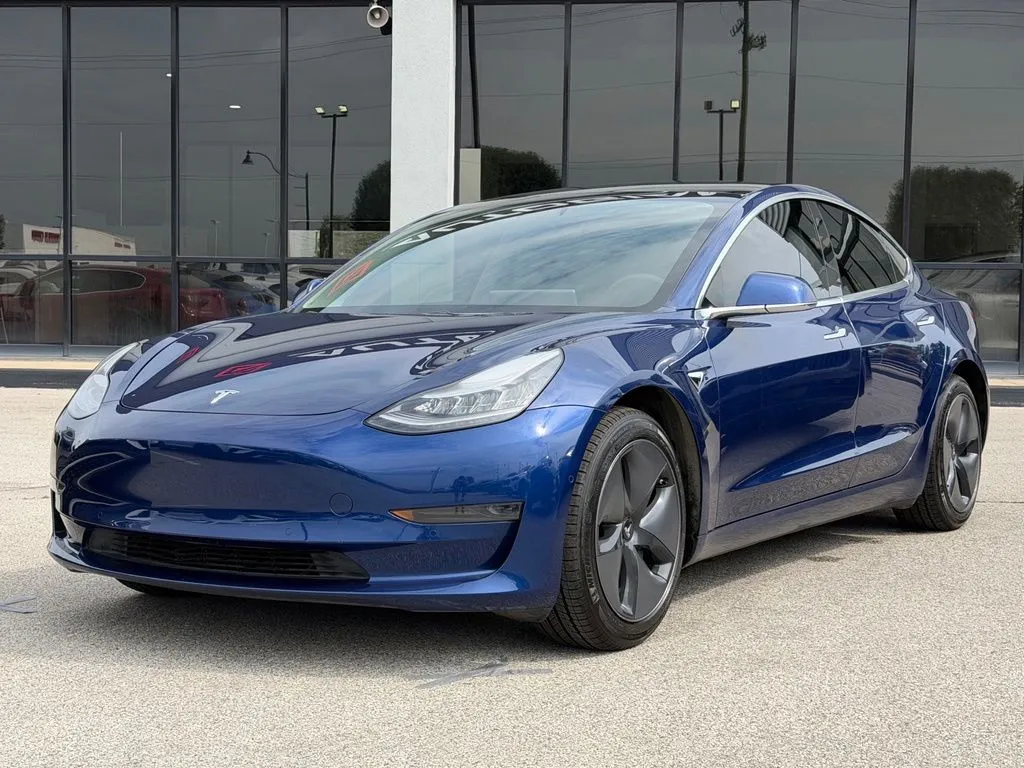 Blue 2020 Tesla Model 3 Standard Range Plus for sale in Fishers, IN