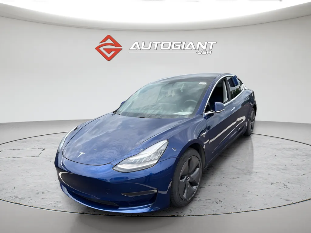 Blue 2020 Tesla Model 3 Standard Range Plus for sale in Fishers, IN