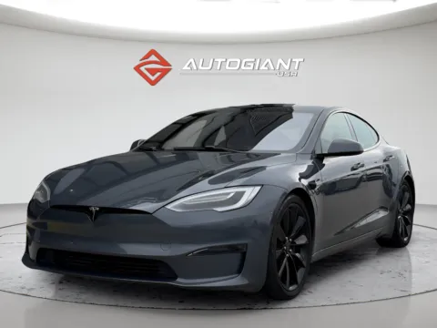 More photos of 2022 Tesla Model S at AutoGiant USA Fishers, IN