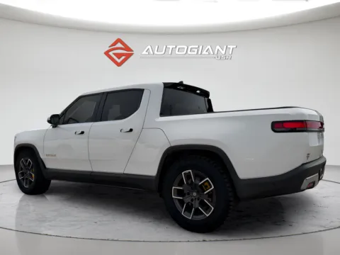 More photos of 2022 Rivian R1T Adventure at AutoGiant USA Fishers, IN