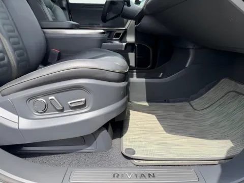 More photos of 2022 Rivian R1T Adventure at AutoGiant USA Fishers, IN