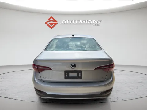 More photos of 2022 Volkswagen Jetta 1.5T SE at AutoGiant USA Fishers, IN