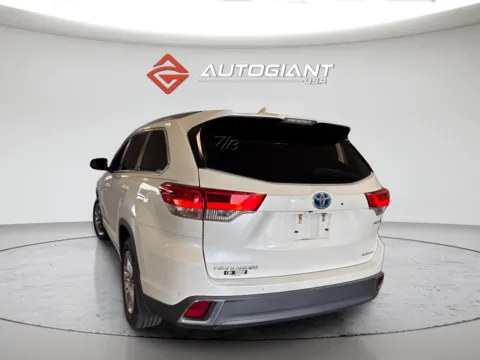 Another view of 2019 Toyota Highlander Hybrid Limited for sale in Fishers, IN at AutoGiant USA Fishers