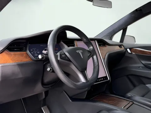 More photos of 2020 Tesla Model X Long Range at AutoGiant USA Fishers, IN