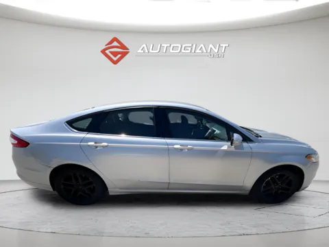 More photos of 2013 Ford Fusion SE at AutoGiant USA Fishers, IN