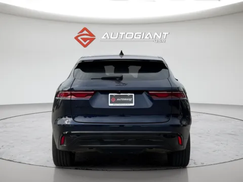 More photos of 2021 Jaguar F-PACE P250 S at AutoGiant USA Fishers, IN