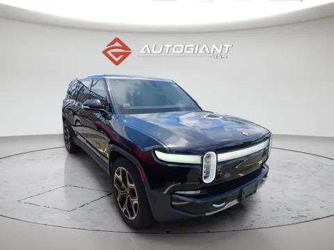 More photos of 2023 Rivian R1S Adventure at AutoGiant USA Fishers, IN