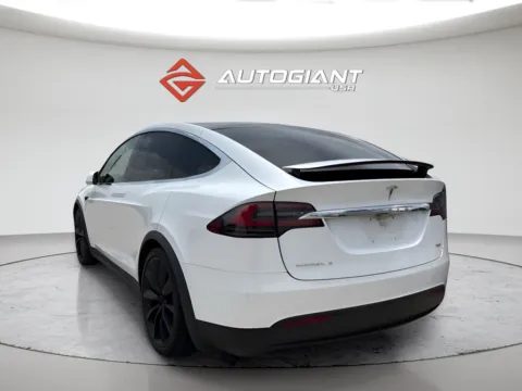 More photos of 2018 Tesla Model X 75D at AutoGiant USA Fishers, IN