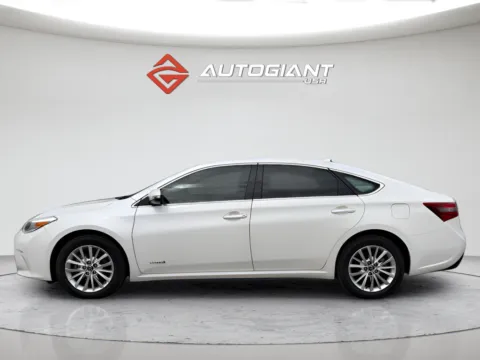 Another view of 2018 Toyota Avalon Hybrid Limited for sale in Fishers, IN at AutoGiant USA Fishers