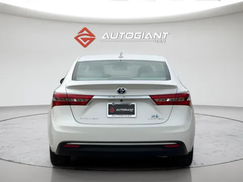 More photos of 2018 Toyota Avalon Hybrid Limited at AutoGiant USA Fishers, IN