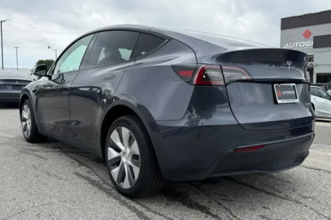 More photos of 2023 Tesla Model Y Long Range at AutoGiant USA Fishers, IN