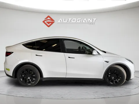 More photos of 2023 Tesla Model Y Long Range at AutoGiant USA Fishers, IN