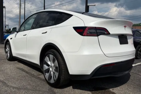 More photos of 2023 Tesla Model Y Long Range at AutoGiant USA Fishers, IN