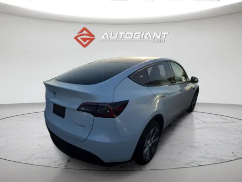 More photos of 2023 Tesla Model Y Long Range at AutoGiant USA Fishers, IN