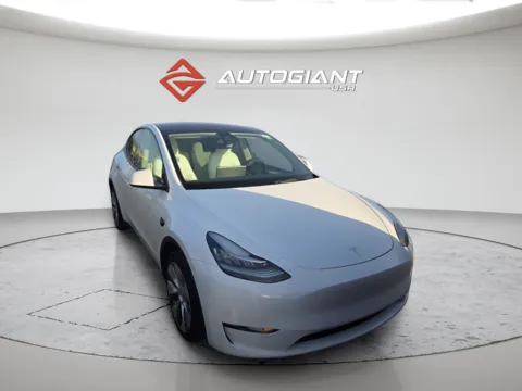 More photos of 2023 Tesla Model Y Long Range at AutoGiant USA Fishers, IN