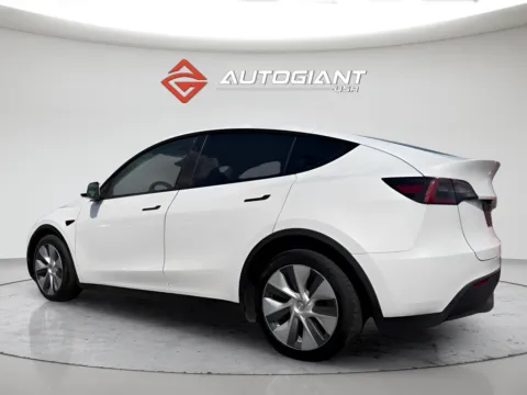More photos of 2023 Tesla Model Y Long Range at AutoGiant USA Fishers, IN