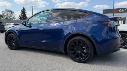More photos of 2021 Tesla Model Y Long Range at AutoGiant USA Fishers, IN