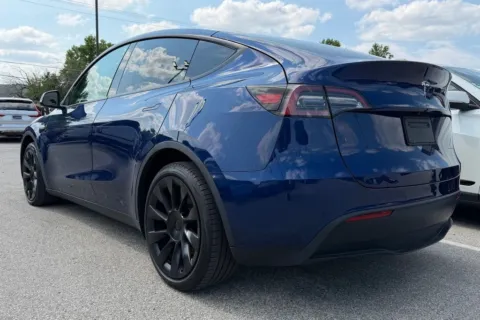 More photos of 2021 Tesla Model Y Long Range at AutoGiant USA Fishers, IN