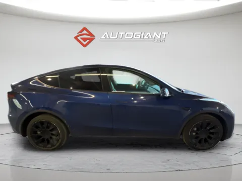 More photos of 2021 Tesla Model Y Long Range at AutoGiant USA Fishers, IN