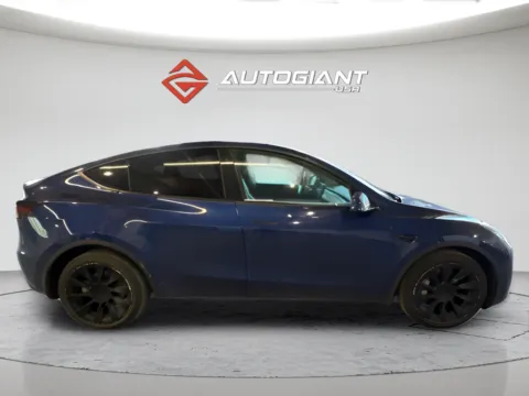 More photos of 2021 Tesla Model Y Long Range at AutoGiant USA Fishers, IN