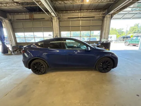 More photos of 2021 Tesla Model Y Long Range at AutoGiant USA Fishers, IN