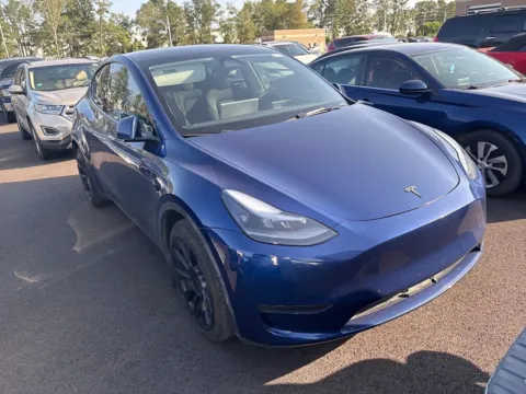 More photos of 2023 Tesla Model Y Long Range at AutoGiant USA Fishers, IN