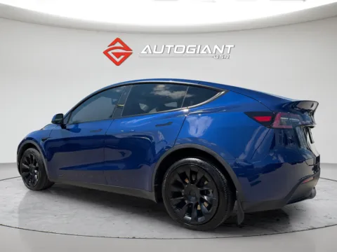 More photos of 2023 Tesla Model Y Long Range at AutoGiant USA Fishers, IN