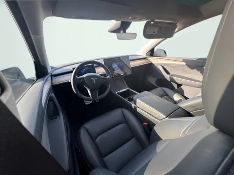 More photos of 2023 Tesla Model Y Long Range at AutoGiant USA Fishers, IN